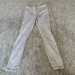Athleta Cream/Tan Line Print Leggings